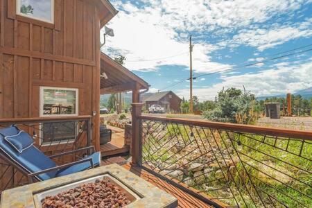 Cabin~Views~Heart Of Town~W&D~Fireplace~Kitchen Woodland Park Ngoại thất bức ảnh