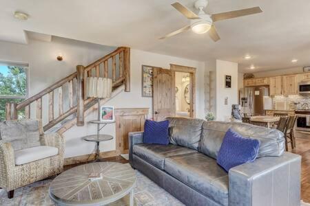 Cabin~Views~Heart Of Town~W&D~Fireplace~Kitchen Woodland Park Ngoại thất bức ảnh